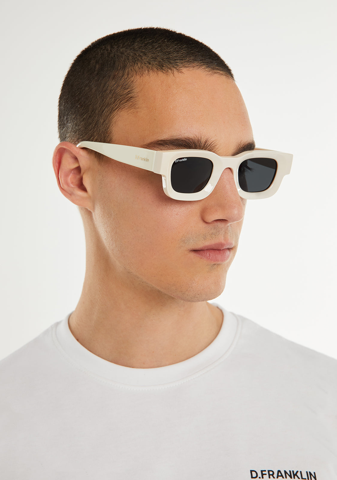 Bermuda Shiny White / Smoke