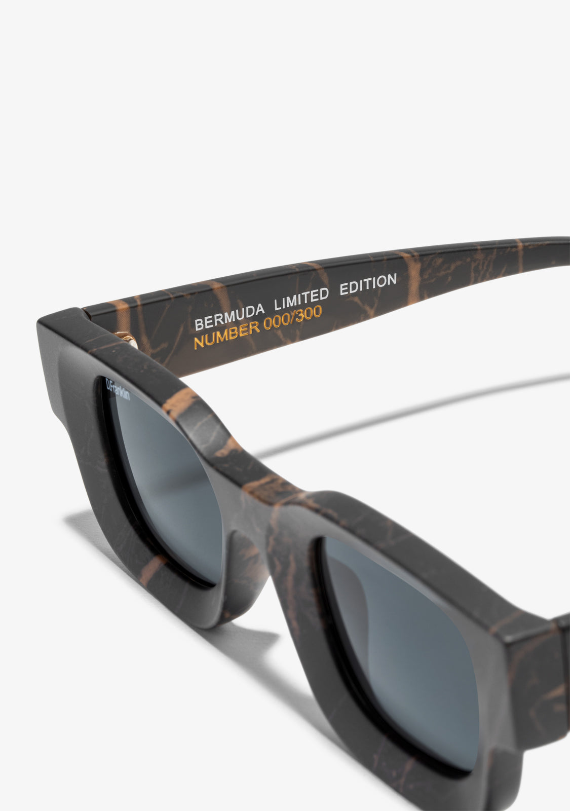 Bermuda Wood Grey / Smoke