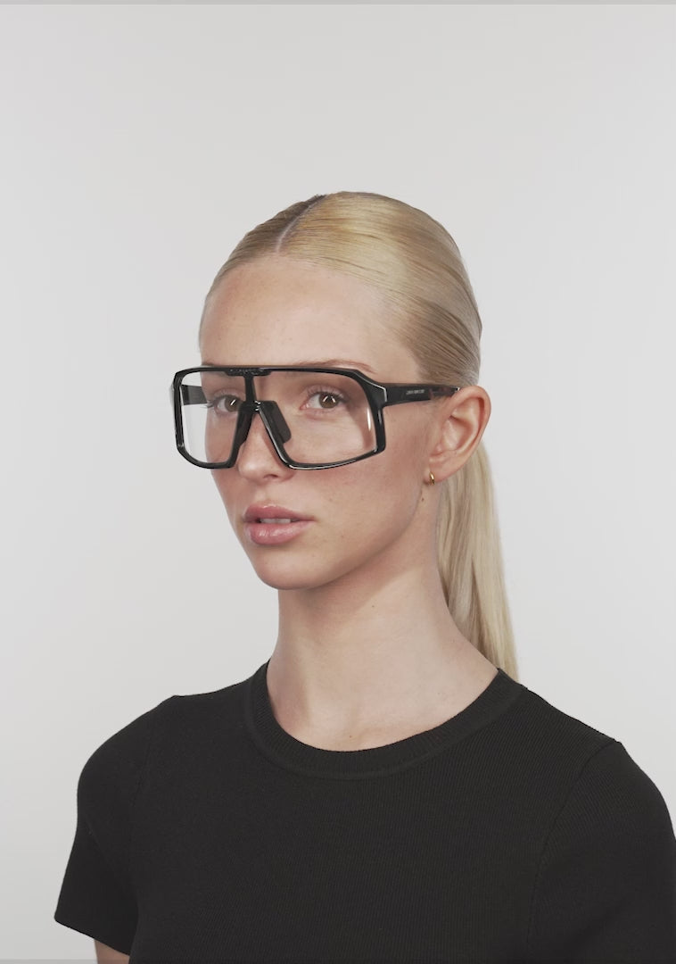 Load video: Wind Black / Photochromic